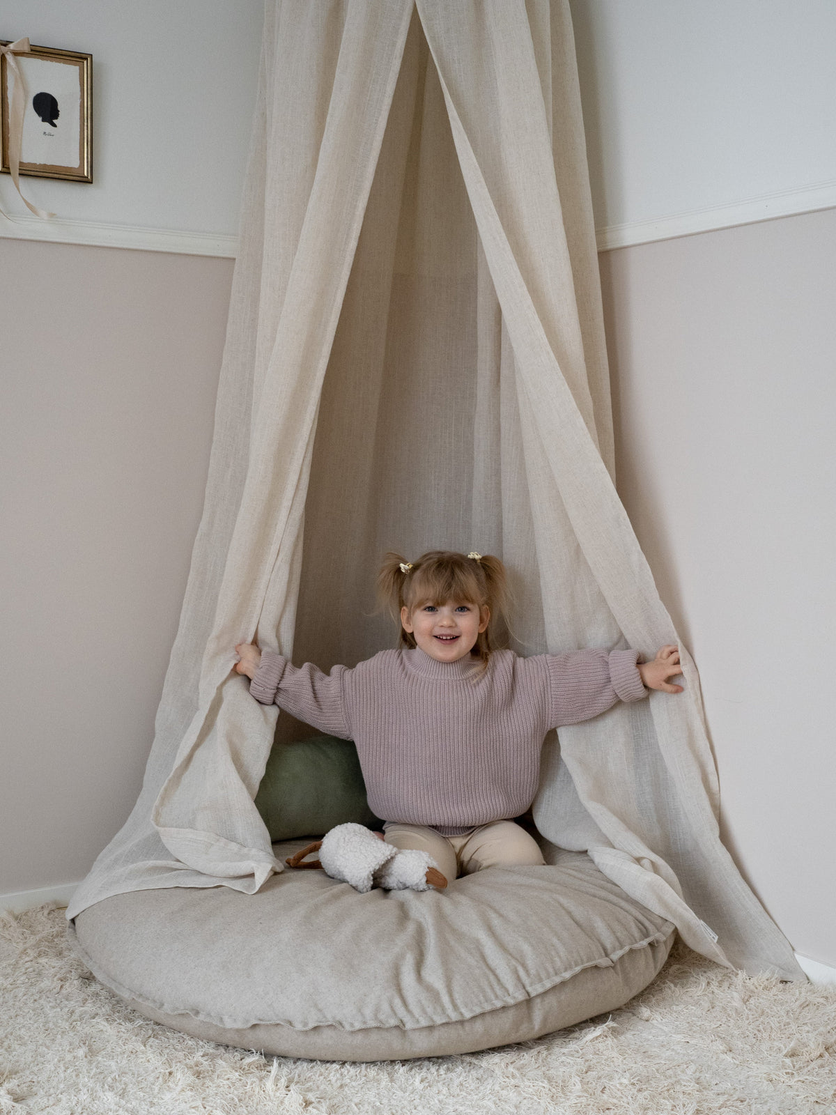 LUMO Vanilla canopy styled as a reading nook