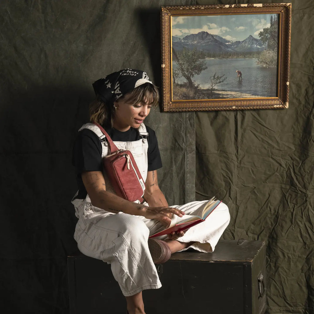 Pointer Crossbody Bag - Dusty Red