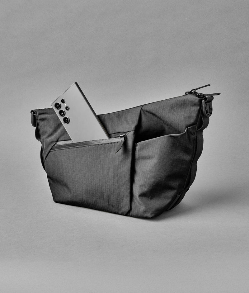 Flow Satchel | 4L | Expandable Bottle Sleeve | YKK AquaGuard Zippers