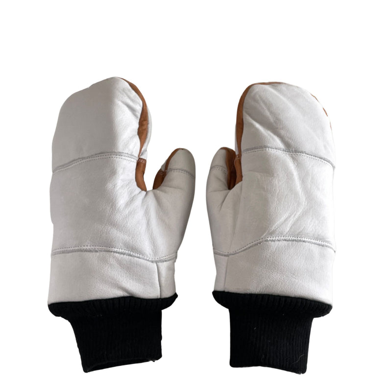 Rarely Extreme Mitten in white water buffalo leather, back view