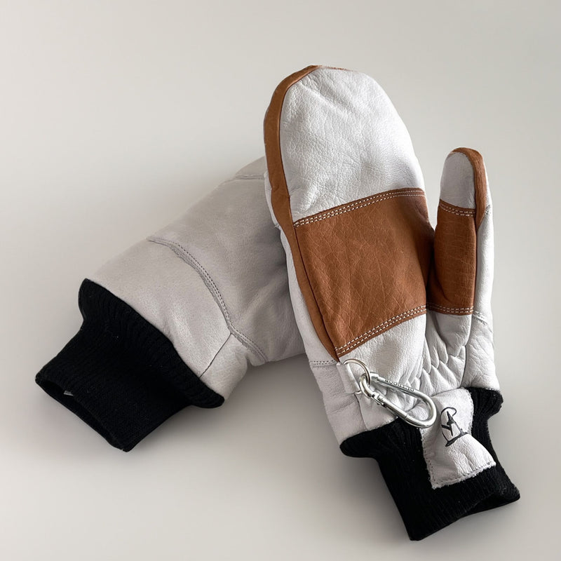 Rarely Extreme Mitten in white water buffalo leather with carabiner clip