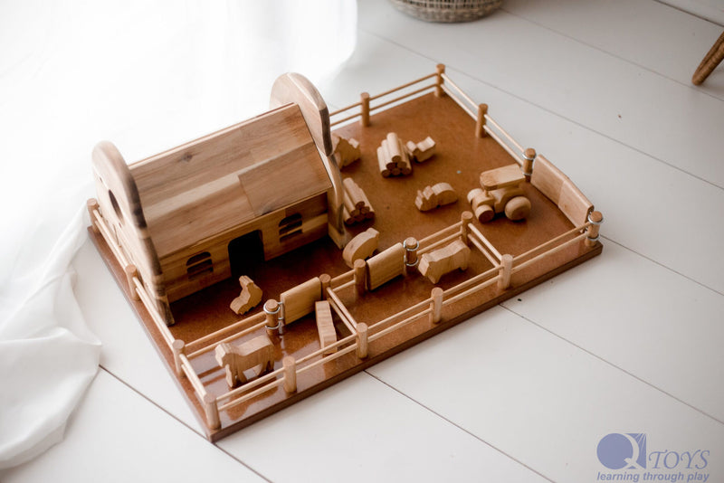Wooden Farm Barn Playset | L60×W40×H27 cm | Rubberwood, Acacia, or Hemlock