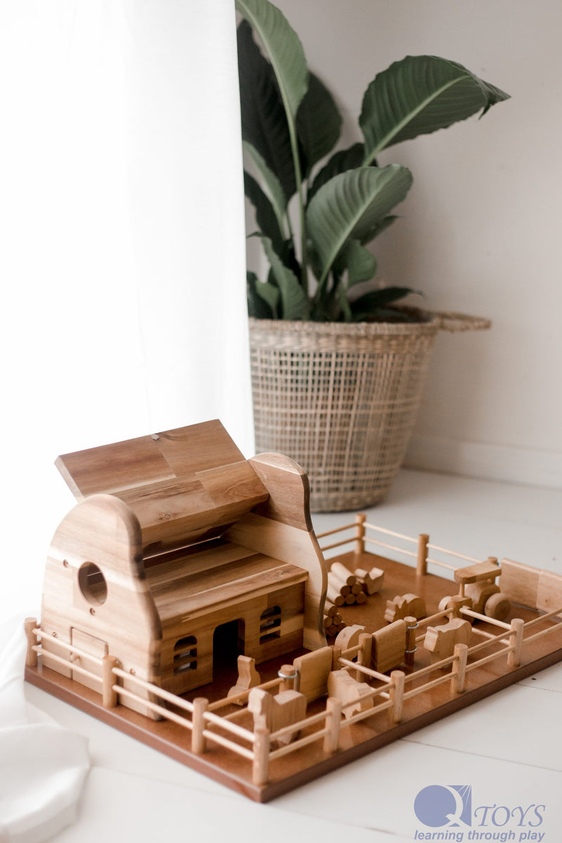Wooden Farm Barn Playset | L60×W40×H27 cm | Rubberwood, Acacia, or Hemlock