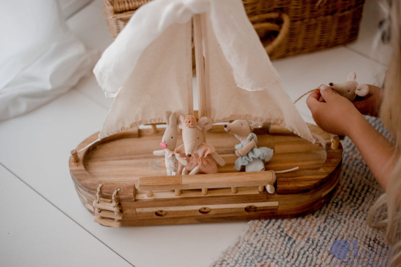 Acacia Hardwood Toy Ship | 40 x 14 x 35 cm | 2+