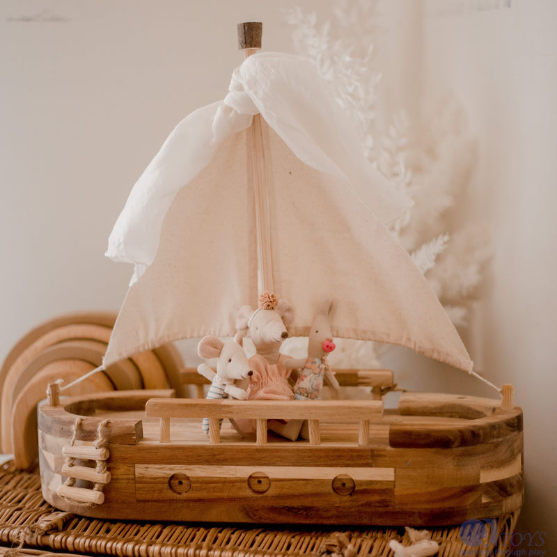 Acacia Hardwood Toy Ship | 40 x 14 x 35 cm | 2+