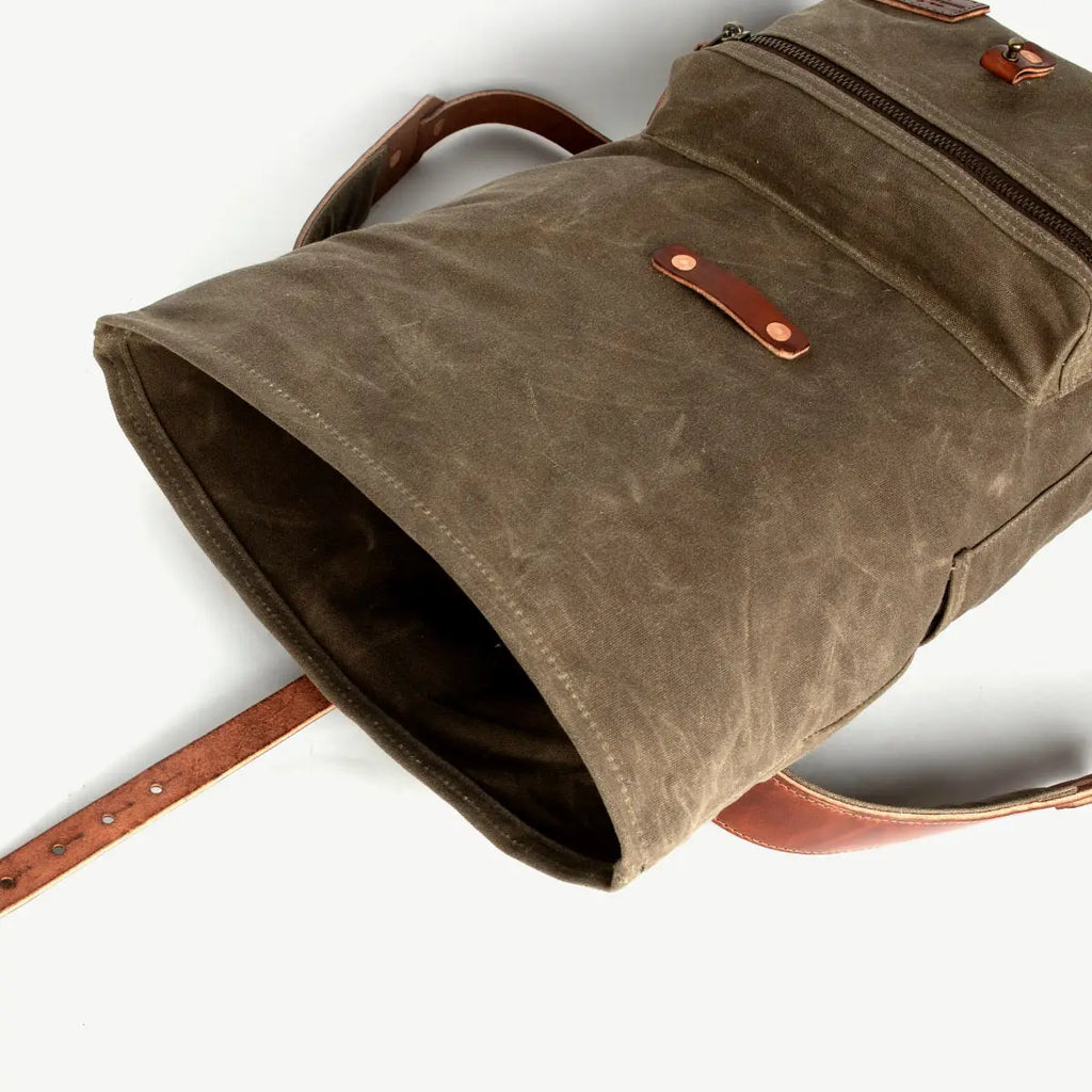 The Biographer - Field Tan