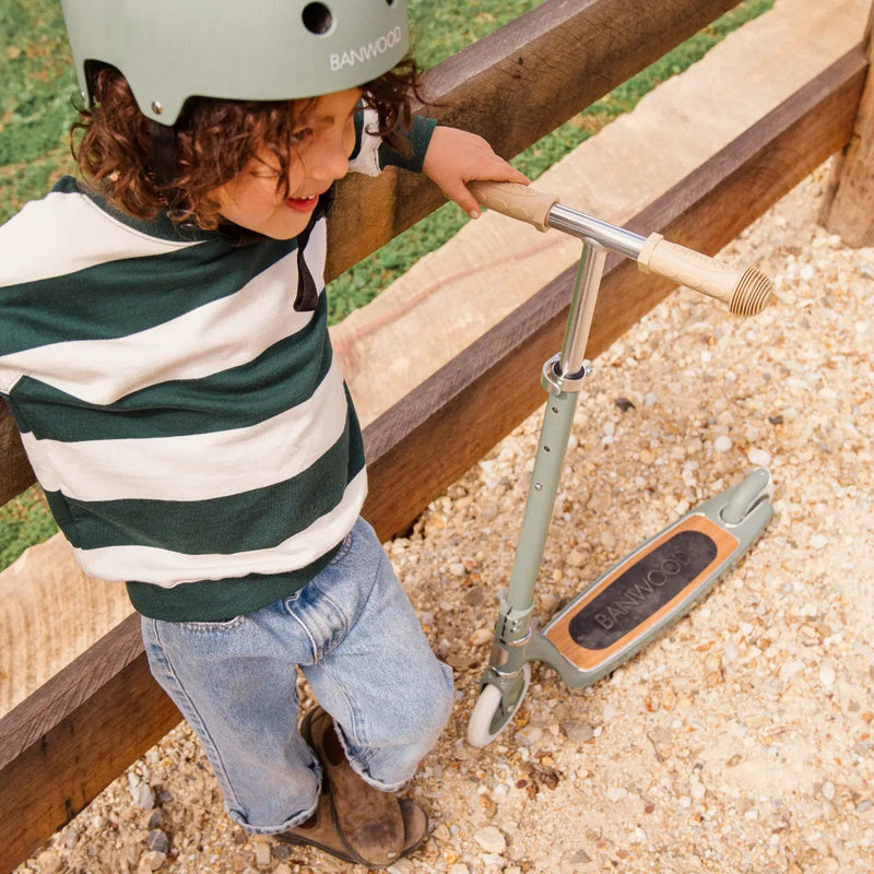 Banwood Maxi Scooter | Vintage Green | Oak Deck | Ages 6+
