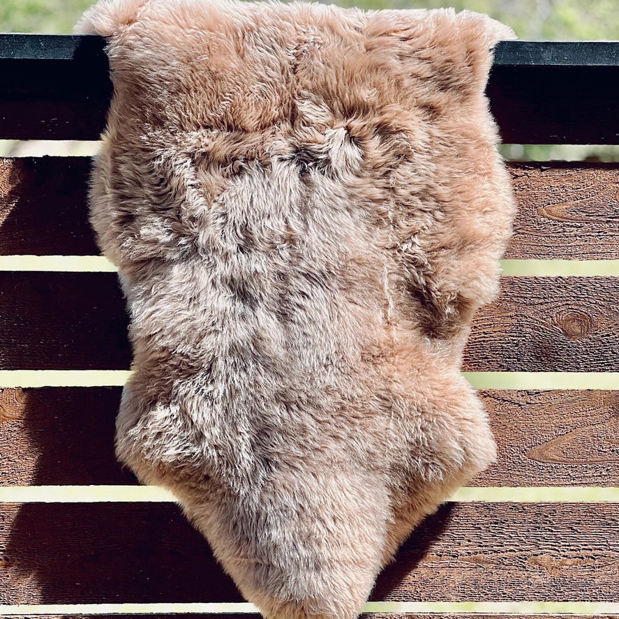Rodeo Genuine Sheepskin Rug – Premium Shearling Decor