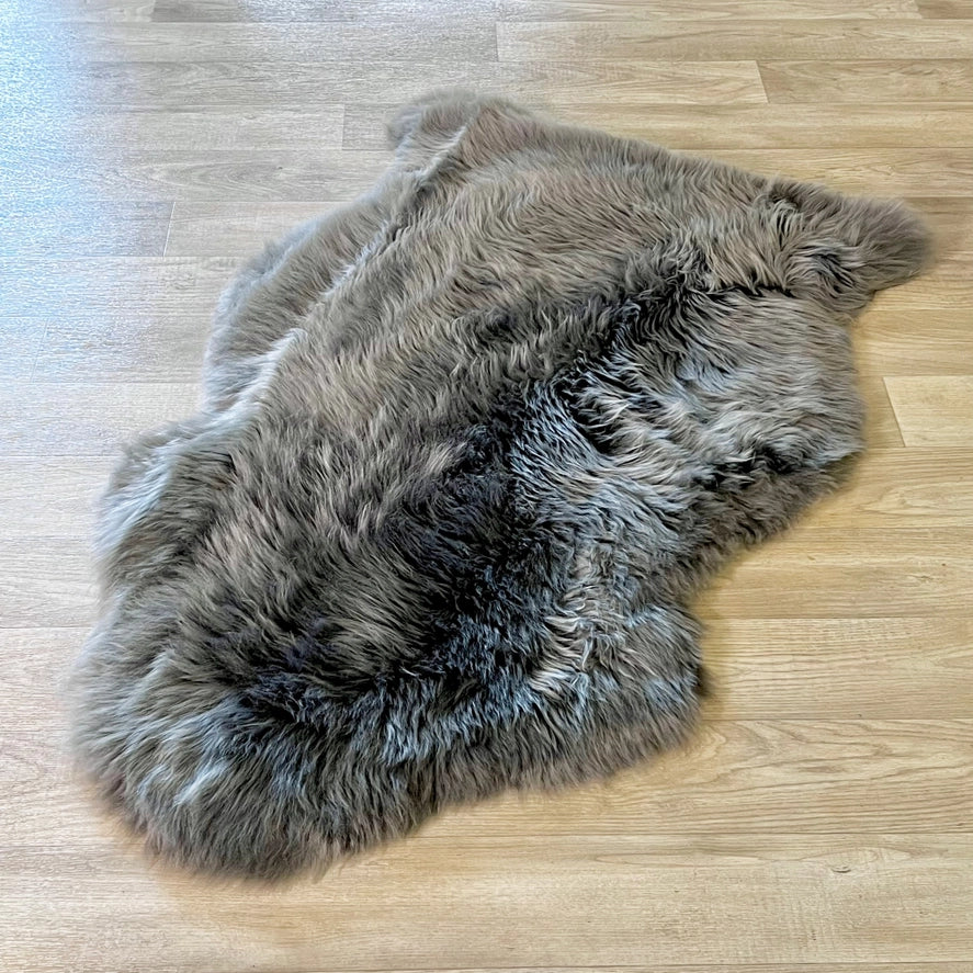 Rodeo Genuine Sheepskin Rug – Premium Shearling Decor