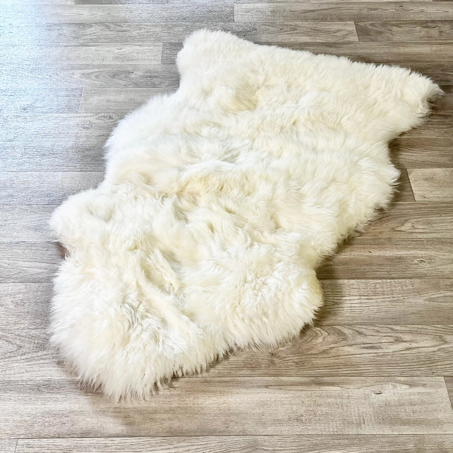 Rodeo Genuine Sheepskin Rug – Premium Shearling Decor