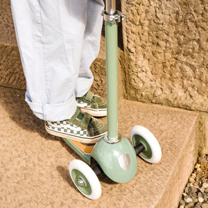 Banwood Scooter Vintage — Cream | 3-Wheel | Oak Deck | Ages 3+ — Forest Green