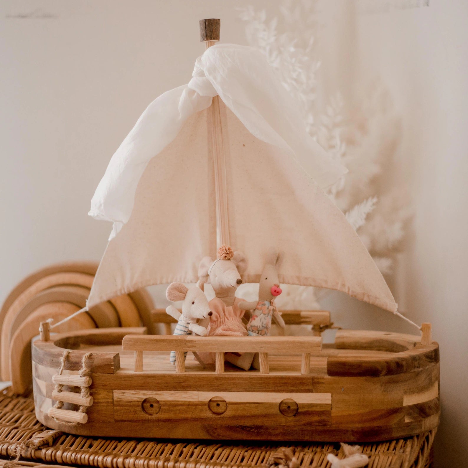 Qtoys wooden pirate ship
